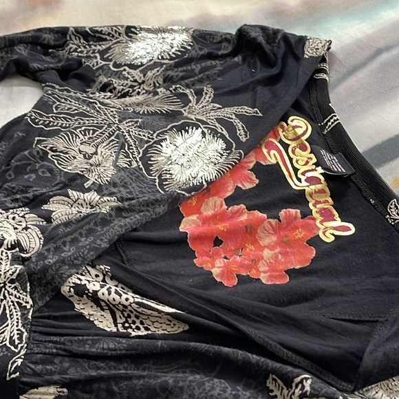 Desigual dress size small. V-neck with tie-back - Picture 10 of 11